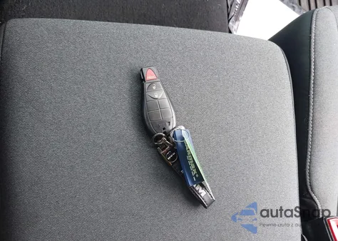 2021 Ram 1500 Classic Warlock 4X4 6'4 Box из США, поврежденный, VIN 1C6RR7GG0MS559705